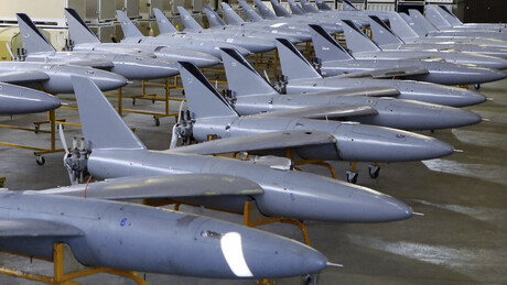 Irã destrói 3 depósitos de munições e equipamentos em base americana no Kuwait