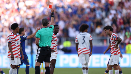 'Funcionou perfeitamente': Trump volta a defender interferência em polêmica da Copa do Mundo