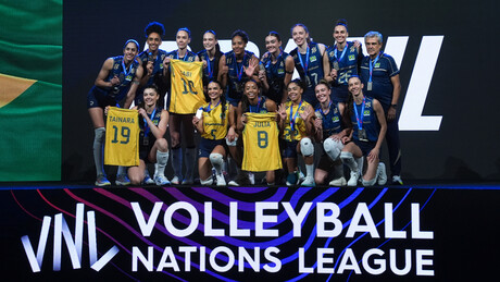 Brasil conquista a prata na VNL de vôlei feminino