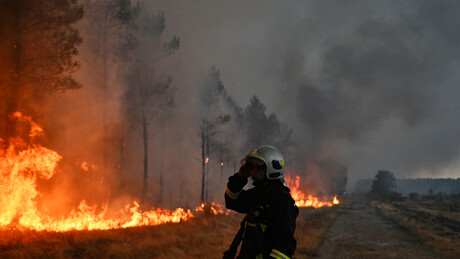 VÍDEOS: Incêndio apocalíptico ameaça indústria de defesa da França