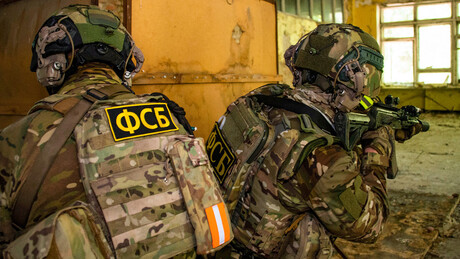 Rússia prende homem acusado de colaborar com rede de espionagem estrangeira