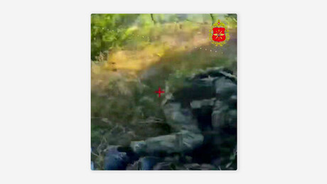 VÍDEO: Militar ucraniano tenta se esconder de drone russo. Veja o que acontece