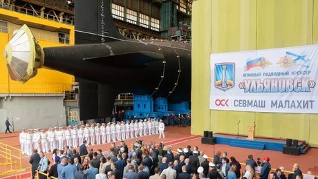 Rússia retira do hangar e iniciará testes com novo submarino nuclear