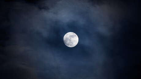 'Lua do Veado' ilumina o céu nesta quarta-feira, saiba como observá-la