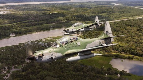 Força Aérea Brasileira intercepta aeronave suspeita de país vizinho