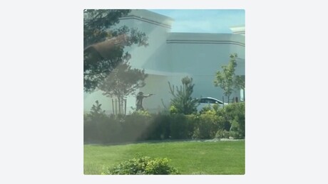 Atirador abre fogo em cafeteria nos EUA