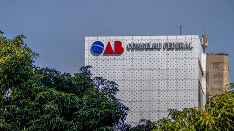OAB repudia declaração de Lula sobre advogados criminalistas e exige retratação