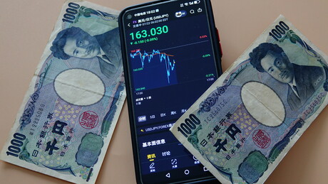 Japão e EUA coordenam intervenção para reverter desvalorização histórica do iene — Reuters