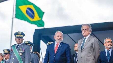 Lula diz que esquerda deve deixar de tratar preocupação em defesa como 'bobagem'