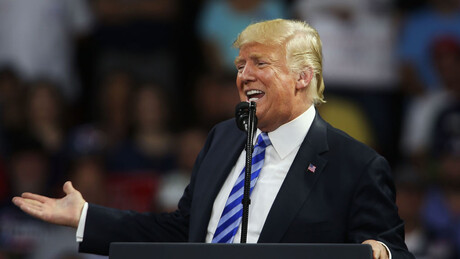 'Um país falido': diz Trump sobre aliado europeu