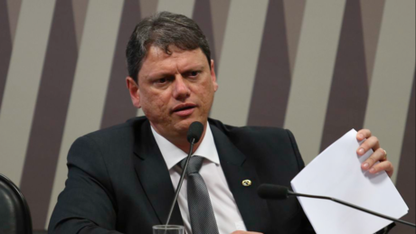 'Instrumentalização política': Tarcísio reage à greve dos ferroviários em São Paulo