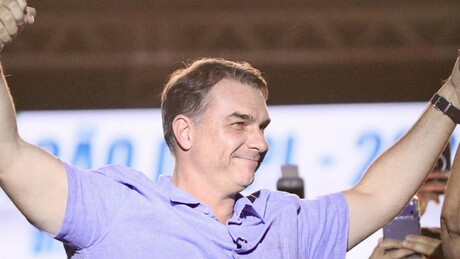 Flávio Bolsonaro anuncia quem será seu vice