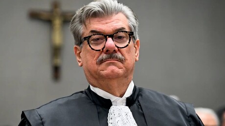 STJ tira cargo de ministro acusado de assédio sexual