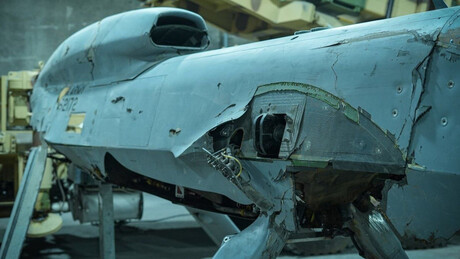 FOTOS: Irã exibe destroços de F-15 americano e de outras aeronaves inimigas abatidas