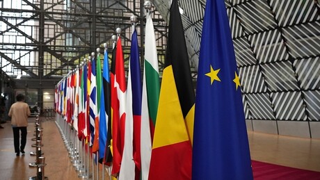 Sonhos da Ucrânia com a UE são interrompidos pela corrupção de Kiev, aponta mídia ocidental
