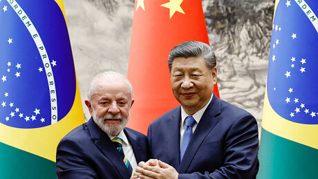 China conectará aplicativos de pagamento ao PIX após tarifas dos EUA contra o Brasil