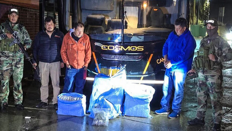 Ônibus que transportaria time do São Paulo é apreendido com 86,5 kg de maconha na Bolívia