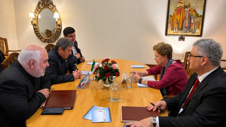 Governador do BC do Irã negocia com Dilma após anúncio da adesão de Teerã ao Banco do BRICS