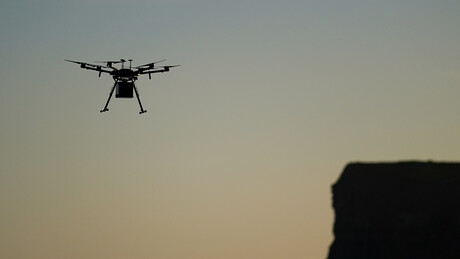 Drone atinge petroleiro no Estreito de Ormuz