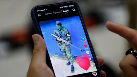 Como TikTok e YouTube se tornam campos de recrutamento militar na Europa