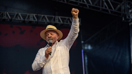 'Enquanto eu for vivo, não vou parar de lutar': Lula diz que quer impedir volta da direita ao poder
