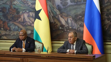 França atua com grupos armados ilegais na África, denuncia Moscou