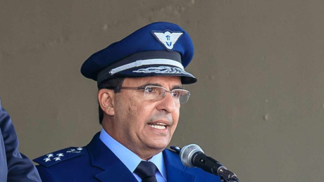 Ex-comandante da Aeronáutica diz que Bolsonaro prejudicou imagem das Forças Armadas