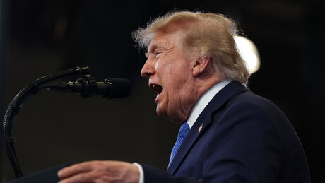 'Não há negociações em curso ou planejadas com o Irã', afirma Trump