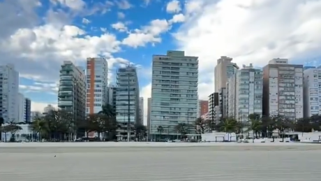 VÍDEO: Alemão se surpreende com prédios tortos de Santos e reação viraliza