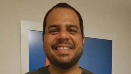 Servidor preso por filmar mulheres nuas em troca de vídeos de necrofilia continuava recebendo salários e gratificações