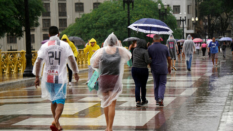 Ciclone se forma no Sul e muda o tempo: veja onde há risco de temporais e queda de temperatura