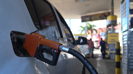 Seis países da UE defendem imposto sobre lucros extraordinários de petrolíferas em meio à guerra com Irã
