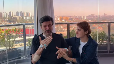 VÍDEOS: Lito Sousa se emociona ao falar sobre diagnóstico de doença neurodegenerativa
