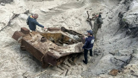 FOTOS: Rússia encontra tanque alemão 'extremamente raro e único' da Segunda Guerra em Kaliningrado