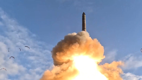 VÍDEO: Rússia realiza teste de míssil balístico intercontinental