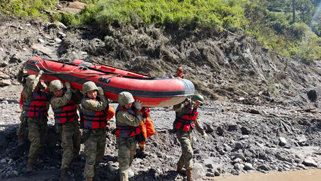 Sem precedentes: China comenta dificuldade dos resgates no Nepal, após 750 mortes confirmadas