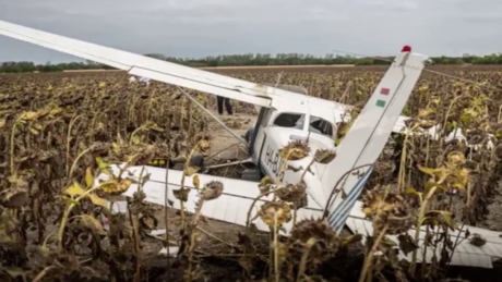 VÍDEO: Jovem rouba avião na Hungria e voa em direção a usina nuclear