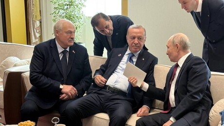 FOTO: Putin realiza encontro informal com Erdogan e Lukashenko