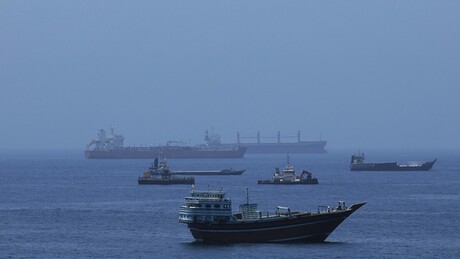 EUA mudam estratégia e atacam petroleiros iranianos pela 1ª vez