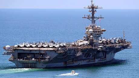 Exaustos e angustiados: marinheiros de porta-aviões americano relatam pior missão de suas vidas