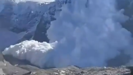 VÍDEO: Avalanche no Cáucaso deixa 11 mortos na Rússia