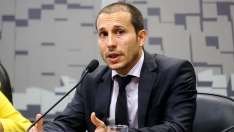 Com afastamento de Andrei Rodrigues determinado pelo STF, quem assumirá o cargo de diretor-geral da PF?