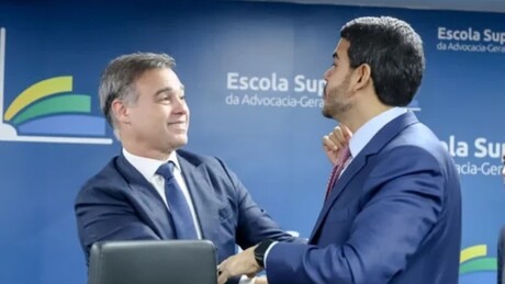 AGU recorre contra decisão de Mendonça de afastar membros da PF