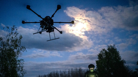 Kremlin responde a rumores de que teria tentado atacar avião de Zelensky com drones