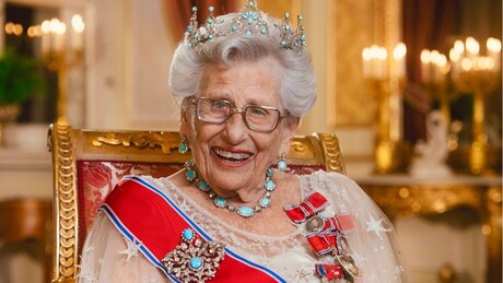 Morre a princesa Astrid da Noruega, aos 94 anos, 2 dias após sepultar o irmão