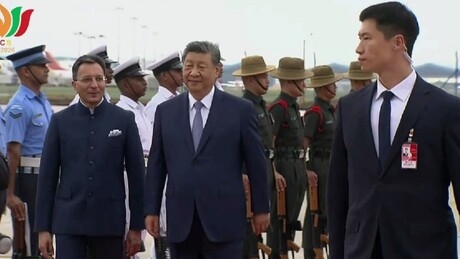 Xi Jinping chega à Índia para a cúpula do BRICS