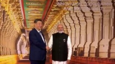 Xi Jinping chega ao centro de convenções Bharat Mandapam para cúpula do BRICS