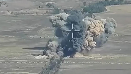 VÍDEO: Aviões russos devastam posições ucranianas com bombas de 250 kg