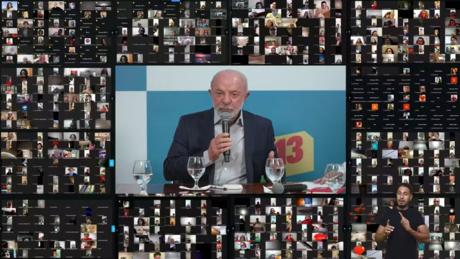 'Tem escritório com o Careca do INSS': Lula faz live no Alvorada com críticas a Flávio Bolsonaro