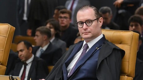 PF cumpre determinação e entrega dados do iPhone de Vorcaro ao ministro Zanin